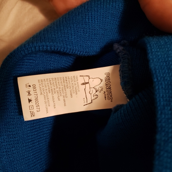 Peanuts Blue Snoopy Beanie Hat - Picture 4 of 5
